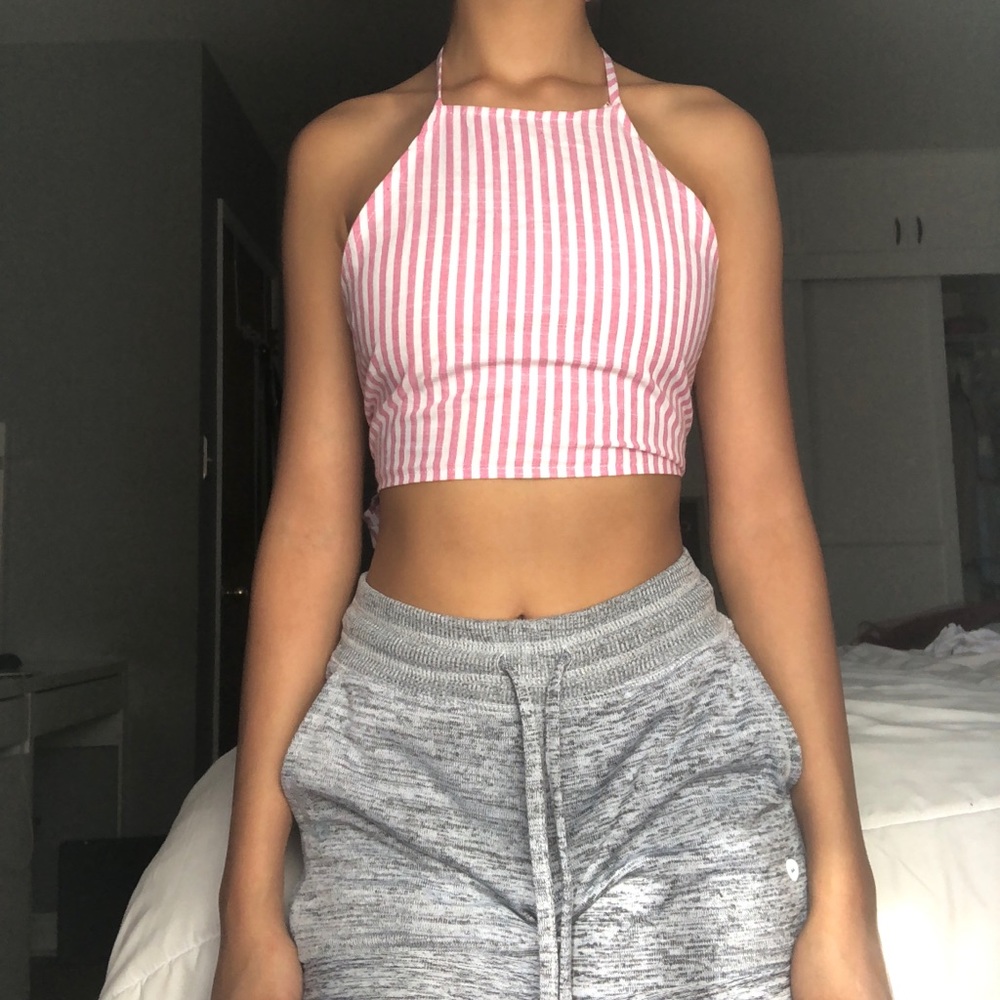 Cropped halter top